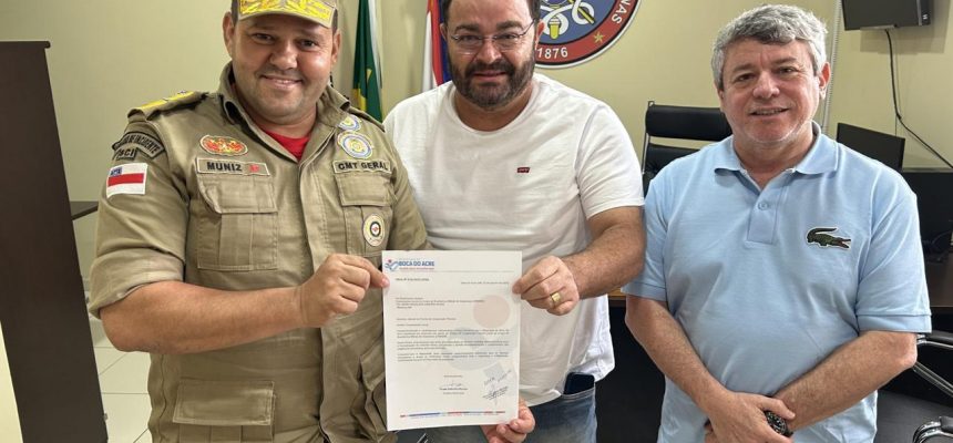 O Corpo de Bombeiros Militar do Amazonas (CBAM) e a Prefeitura de Boca do Acre assinaram, na última segunda-feira (03), um Termo de Cooperação Técnica para a implantação de uma base da corporação no município (a 1.028 quilômetros de Manaus). A ação faz parte do projeto de ampliação da corporação, determinado pelo governador Wilson Lima.